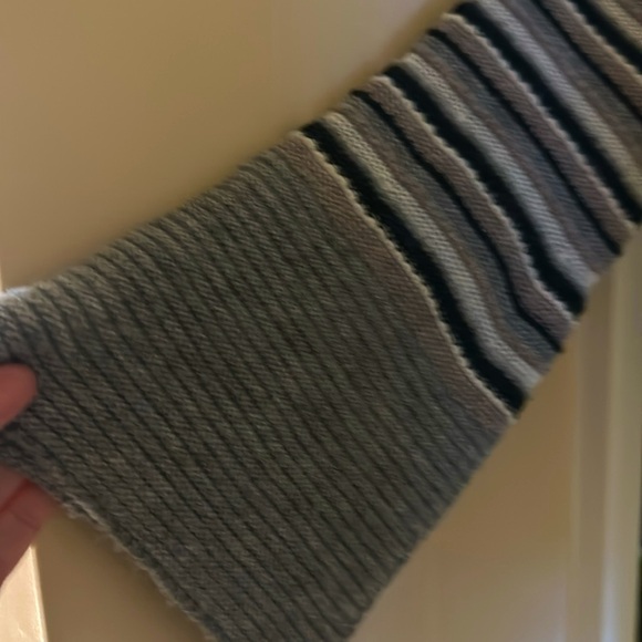 Splendid never worn cropped sweater - Picture 3 of 6